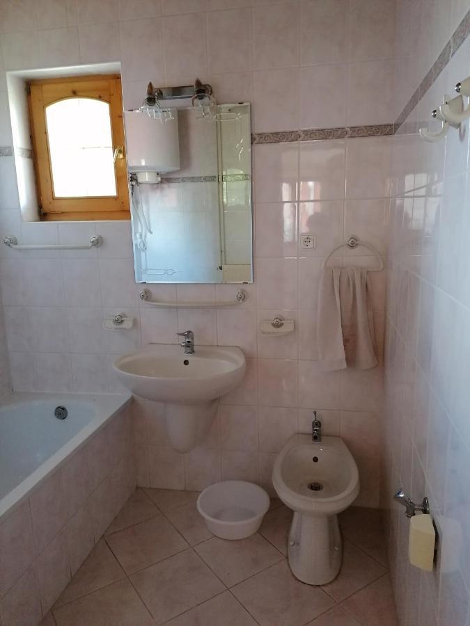 Vica Apartman Balatonbereny Bagian luar foto
