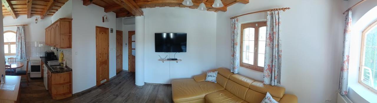 Vica Apartman Balatonbereny Bagian luar foto